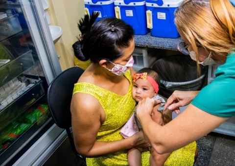 Mais de 22 mil bebês estão com vacinação atrasada em Manaus