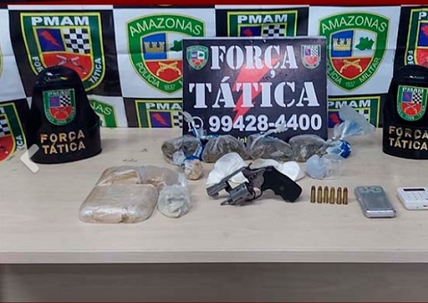 Traficantes são presos ao ostentarem armas e drogas em Manaus
