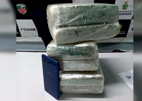 Polícia prende passageiro com 6kg de drogas em carro de app no Centro de Manaus