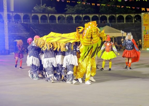 Festival Folclórico do Amazonas atrai mais de 10 mil pessoas durante feriado