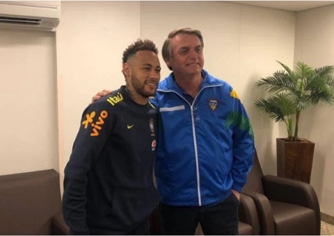 Neymar dá presente ao Bolsonaro e recebe conselho do presidente