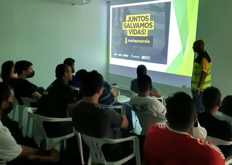 Cumprindo penas alternativas, motoristas participam de palestras sobre educação no trânsito em Manaus