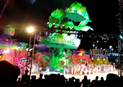 Festival de Cirandas de Manacapuru é suspenso após alegoria despencar durante apresentação