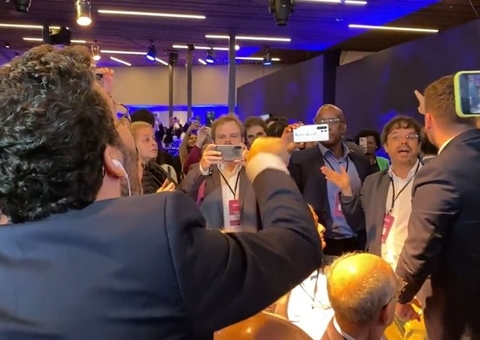 André Janones parte para cima de ex-BBB Adrilles Jorge: 'mascote da milícia'