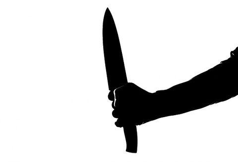 Homem mata próprio irmão a facadas em Manaus