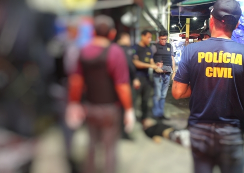 Pistoleiro executa homem com tiro no rosto no Centro de Manaus
