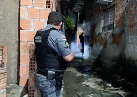 Criminosos invadem beco e matam homem a tiros em Manaus