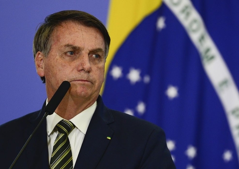 Bolsonaro diz que se arrepende de falar 'não sou coveiro' na pandemia