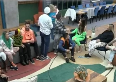 Peões ignoram chegada de Bia em 'A Fazenda'; veja vídeo