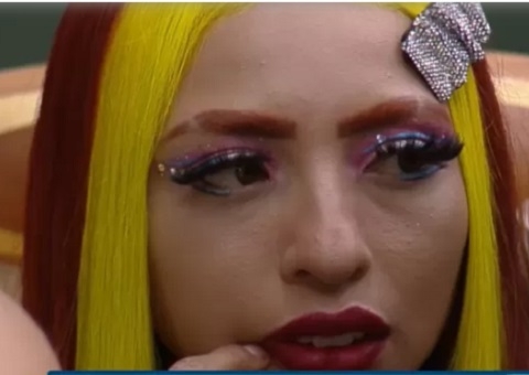 Ruivinha de Marte chora ao lembrar de discussão com Deolane: 'fui idiota'