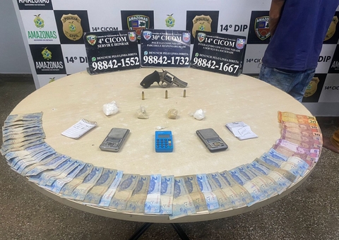Dupla suspeita de vender drogas em invasão é presa em Manaus