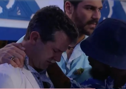 Iran Malfitano chora por ex-mulher durante festa em A Fazenda: 'Eu errei'