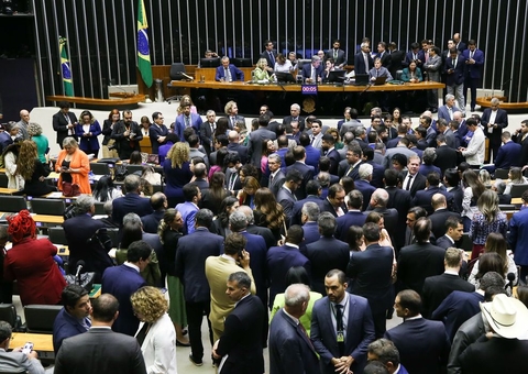 Câmara suspende trechos de decretos de Lula sobre saneamento