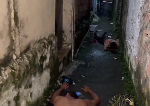 Polícia invade beco e prende homem com drogas em Manaus