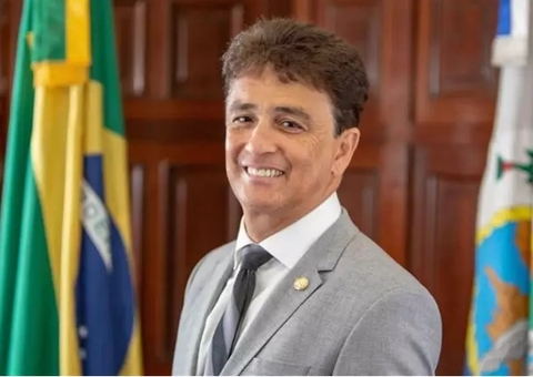 Bebeto detona Romário após ser chamado de traidor: 'Está ficando velho e esclerosado'