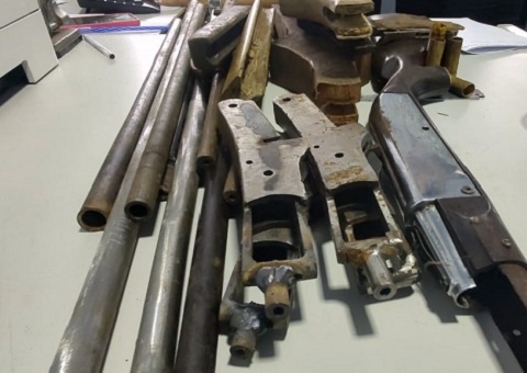 Polícia desarticula 'oficina' de fabricação de arma de fogo no Amazonas