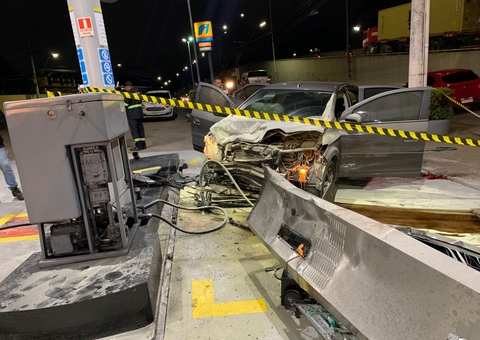 Perseguição policial termina com criminosos baleados em Manaus