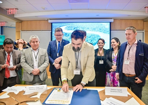 Amazonas assina criação da Câmara de Bioeconomia da Amazônia em Miami