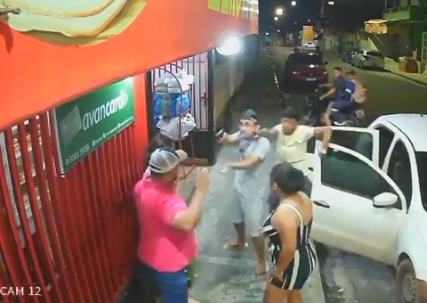 Suspeitos de roubar arma de comerciante são presos em Manaus; vídeo