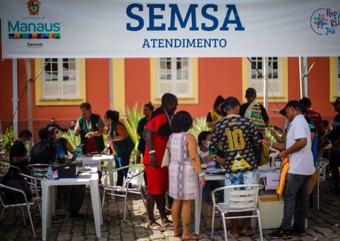 Serviços de saúde são ofertados para moradores de rua em Manaus