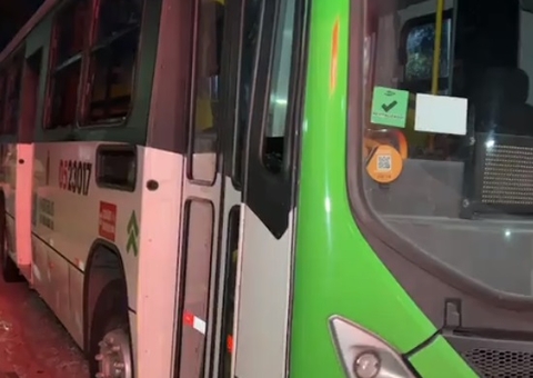Ônibus da linha 415 é alvo de assaltantes em Manaus
