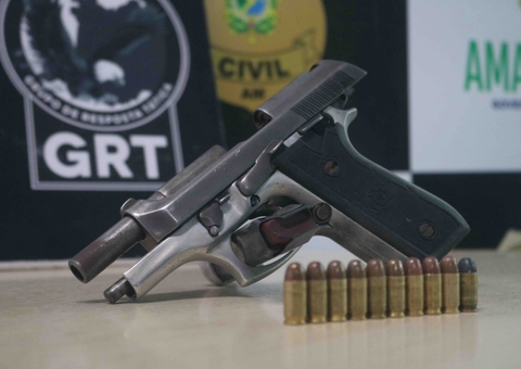 Com arma, 'Jamaica' é preso ao usar drogas em praça de Manaus