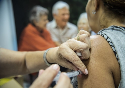 Mais de 43 milhões de brasileiros já se vacinaram contra gripe