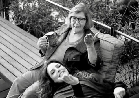 Mãe da cantora Ana Carolina morre aos 86 anos