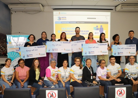 Ganhadores do Nota Premiada recebem prêmios de até R$ 30 mil em Manaus