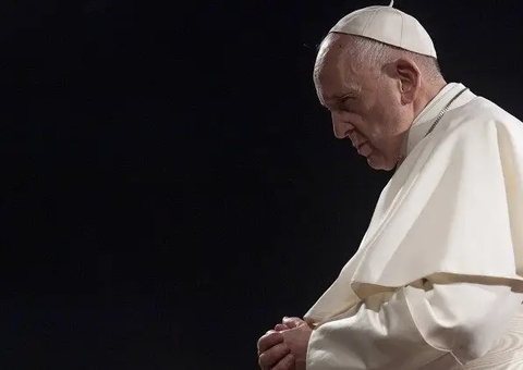 Papa Francisco recebe alta após 9 dias internado