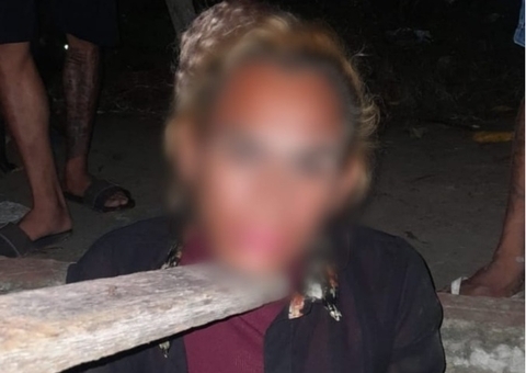 Trans é castigada pelo tribunal do crime após tentar assaltar motorista de app em Manaus; vídeo