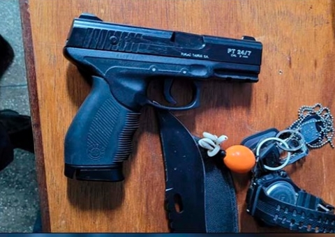 Homem é preso ostentando arma falsa no Amazonas