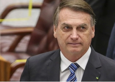Bolsonaro pede desculpas por divulgar informações falsas sobre vacina da Pfizer