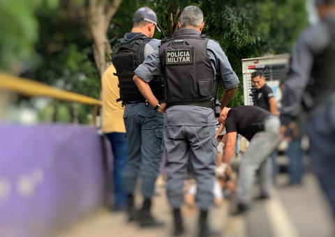 Vídeo mostra homem sendo executado a tiros na Avenida Brasil em Manaus