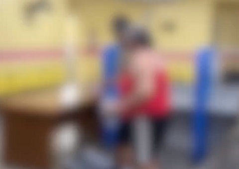 Homem é preso após espancar idosa durante discussão em Manaus