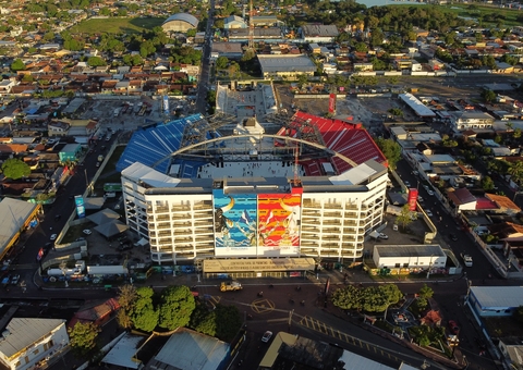 Governador do Amazonas anuncia estudo para ampliar Bumbódromo em Parintins