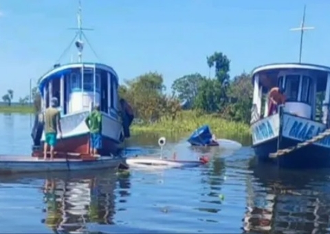 Barco escolar naufraga no Amazonas