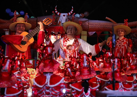 Garantido leva trajetória de lutas e glórias na última noite do Festival de Parintins