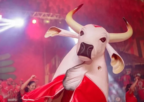 Garantido paga R$ 1,6 milhão a ex-cunhã-poranga que caiu de alegoria durante Festival de Parintins