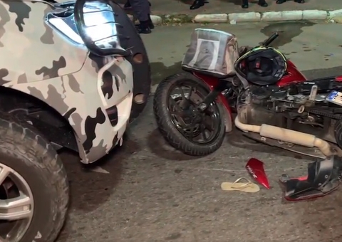 Acidente: Motociclista bate em viatura ao tentar fugir de blitz em Manaus