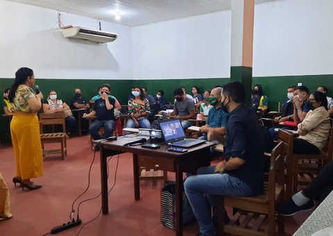 Pesquisa analisa uso de tecnologias na formação de professores da EJA no Amazonas