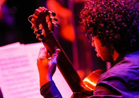 Orquestra de Violões do Amazonas faz homenagem ao rei Roberto Carlos