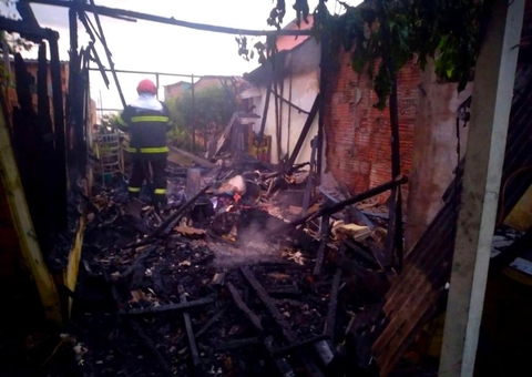 Mais de 100 incêndios em casas foram registrados neste ano pelos Bombeiros em Manaus