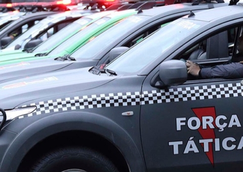 Polícia apreende arma abandonada por suspeitos durante patrulhamento em invasão em Manaus