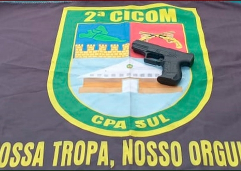 Adolescente é apreendido com pistola falsa em escola de Manaus