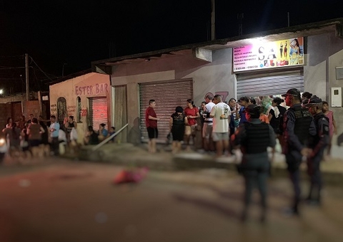 Homem é executado a tiros enquanto conversava com amigo no Parque Riachuelo