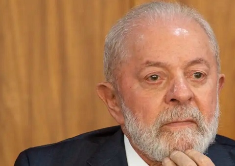 Lula pede em evento do governo para mulher 'parar de ter filho'