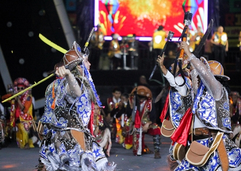 Festival Folclórico do Amazonas atrai mais de 100 mil pessoas 