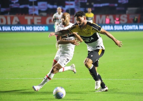 São Paulo vence Criciúma e afasta crise em jogo com recorde e falha bizarra