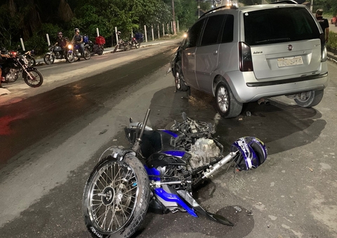 Motociclista tem pernas e braços quebrados durante grave acidente no bairro Cidade Nova